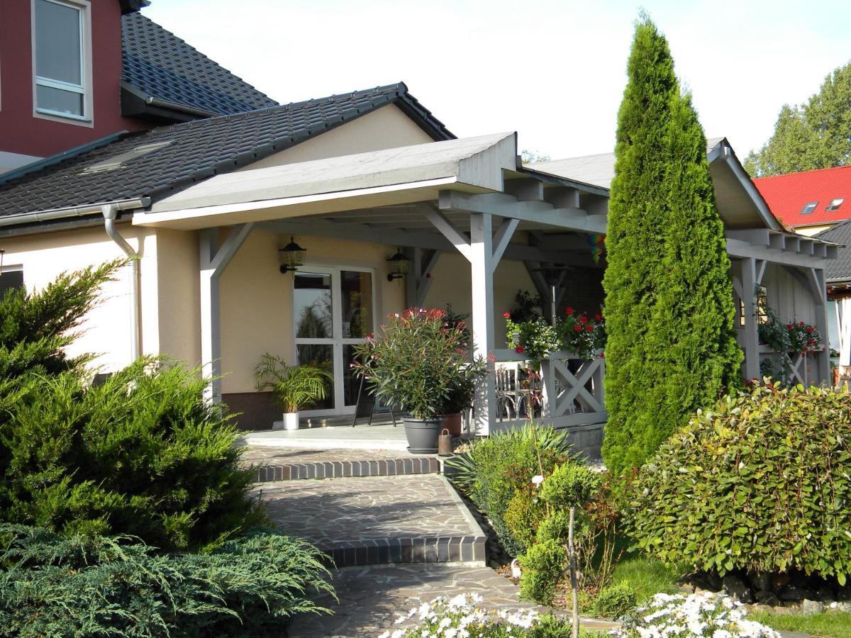 Gasthaus Ela Hotel Dahlewitz  Bagian luar foto